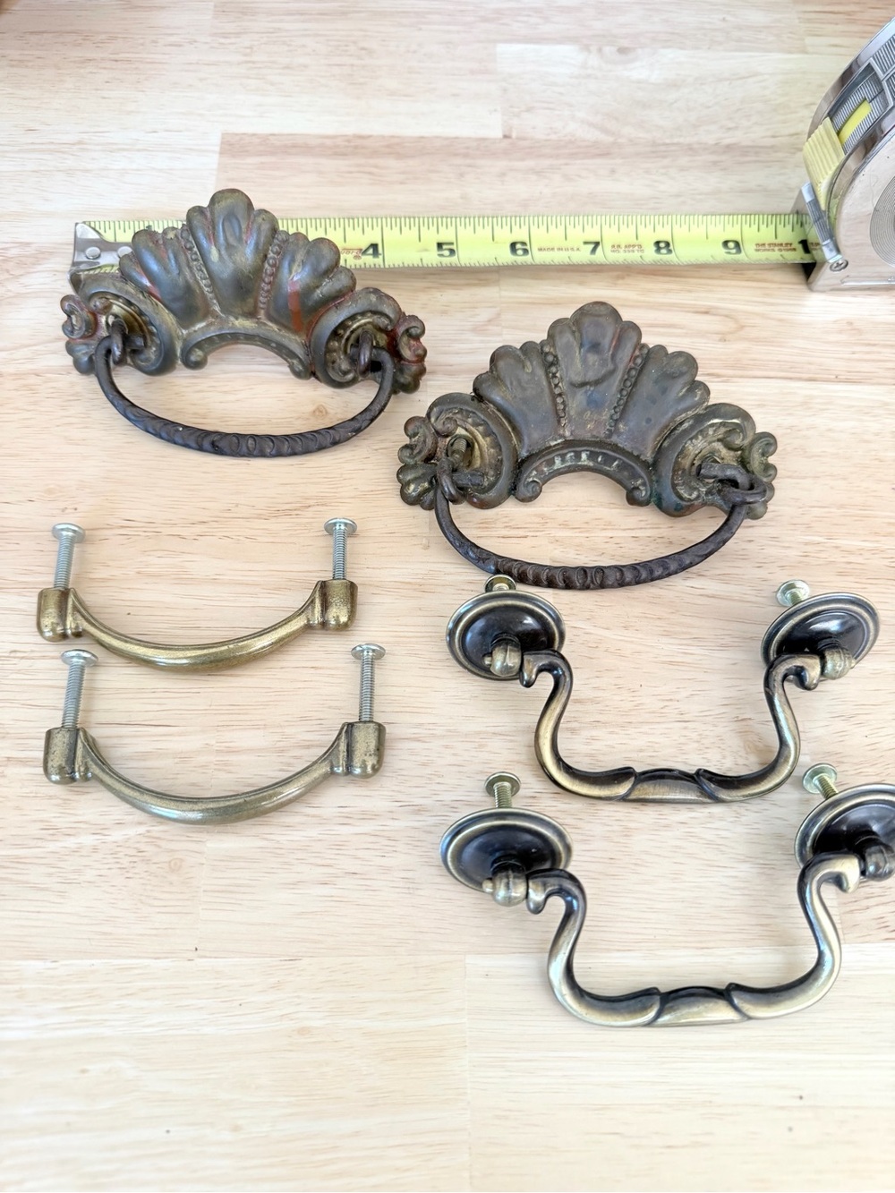 Vintage Brass Tone Dresser Drawer Pull handles Antique Style Bails Knobs Set 6
